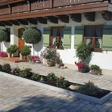 Berger-hof Gæstehus *